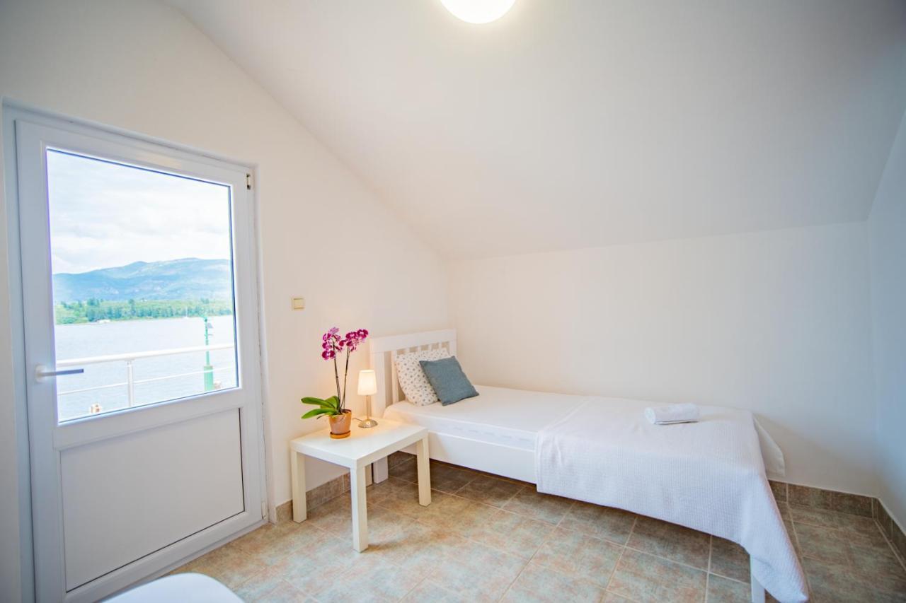 Apartments Novo Mulo Tivat Bagian luar foto