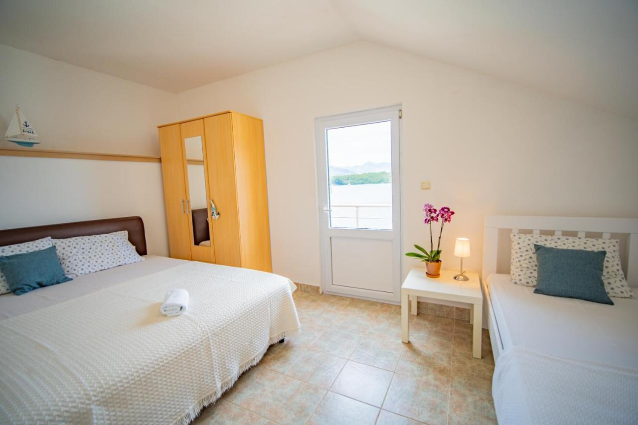 Apartments Novo Mulo Tivat Bagian luar foto