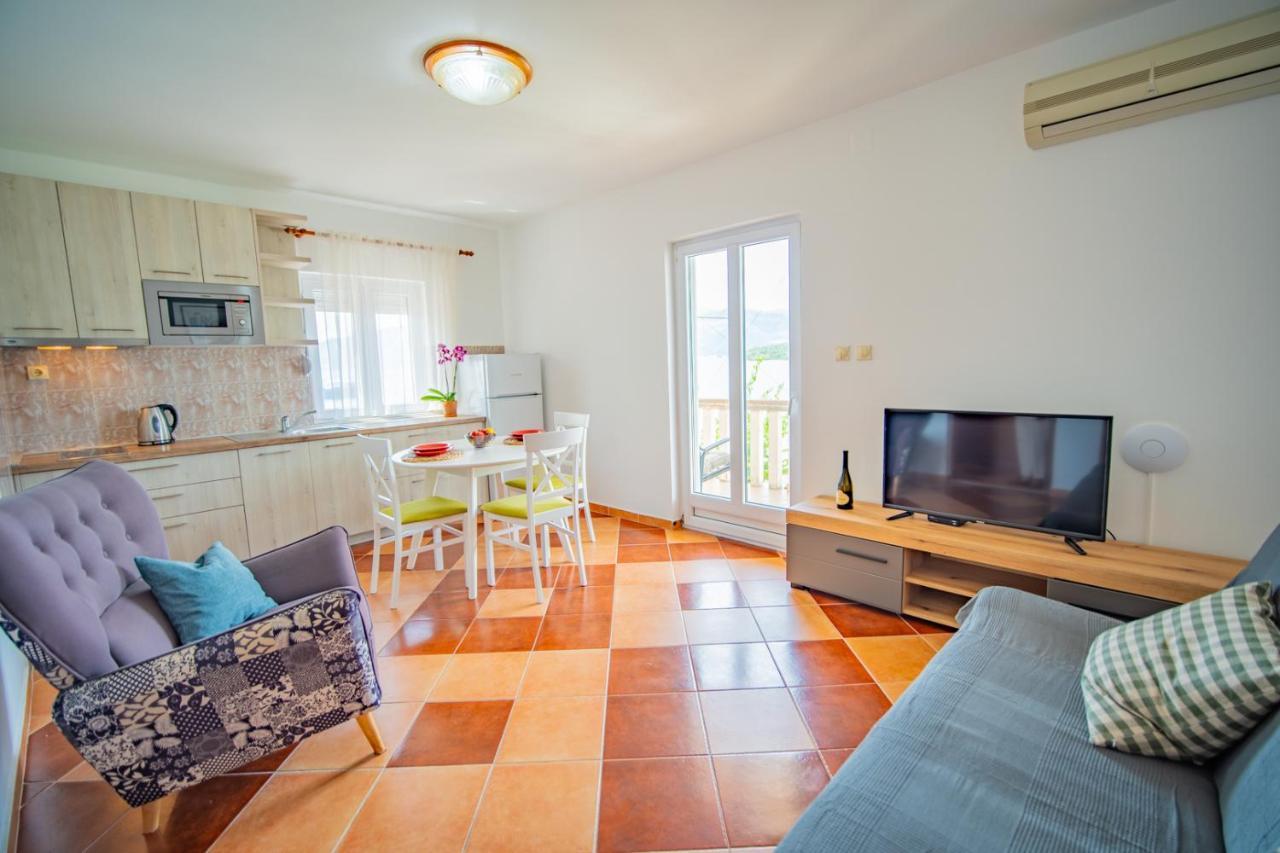 Apartments Novo Mulo Tivat Bagian luar foto