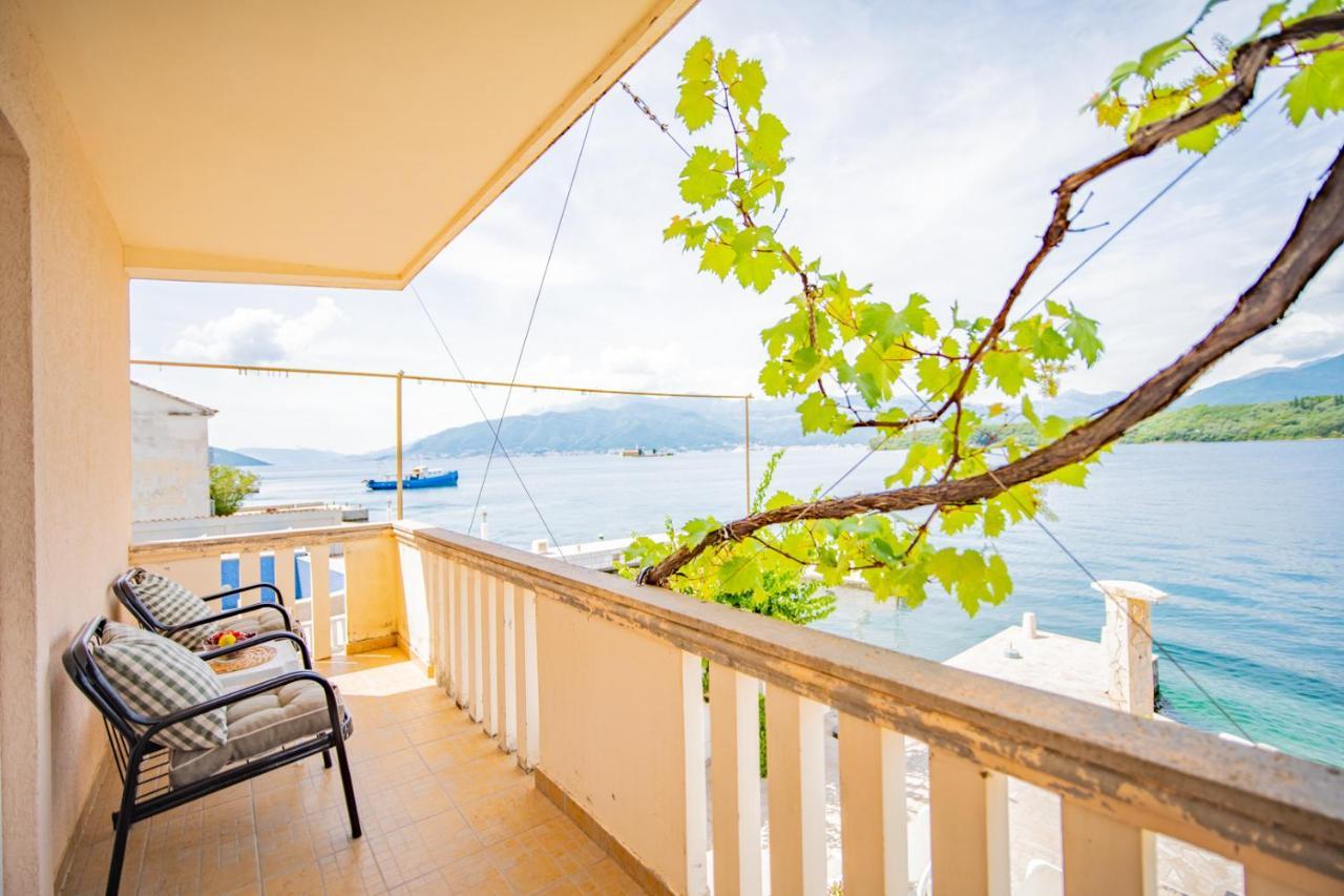 Apartments Novo Mulo Tivat Bagian luar foto