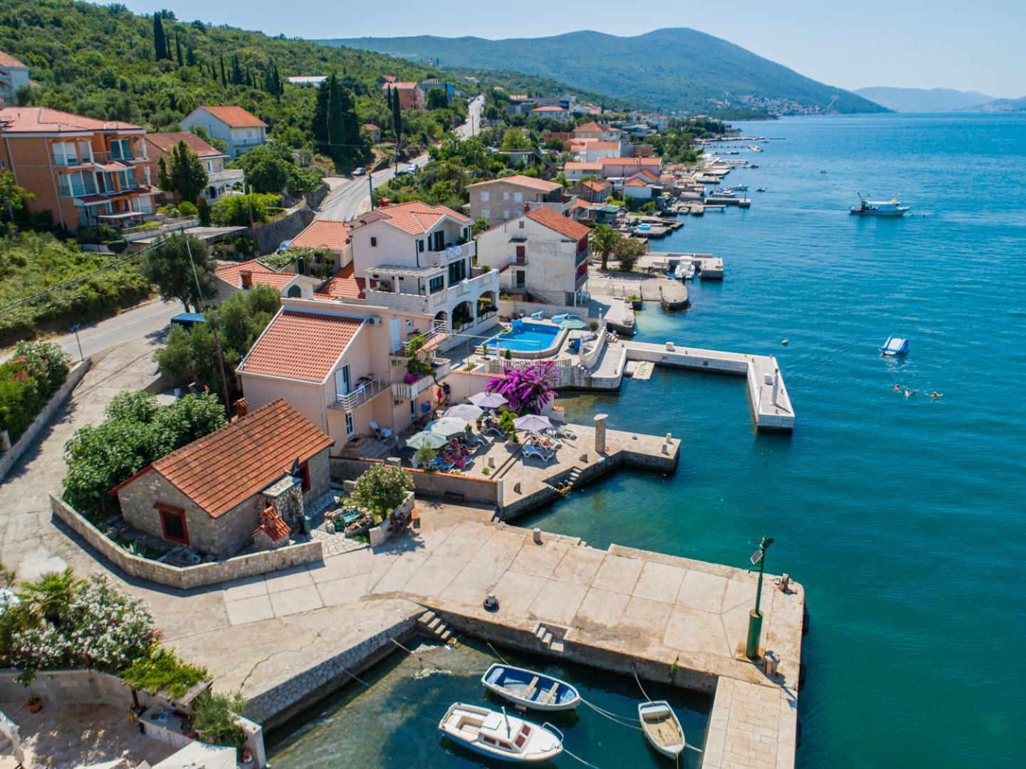 Apartments Novo Mulo Tivat Bagian luar foto