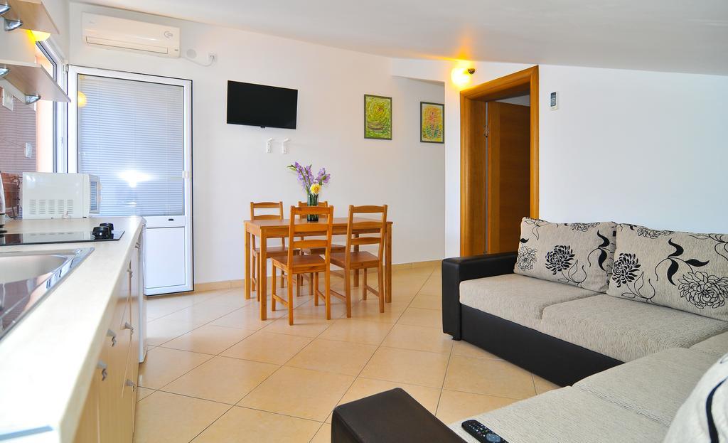 Apartments Novo Mulo Tivat Bagian luar foto